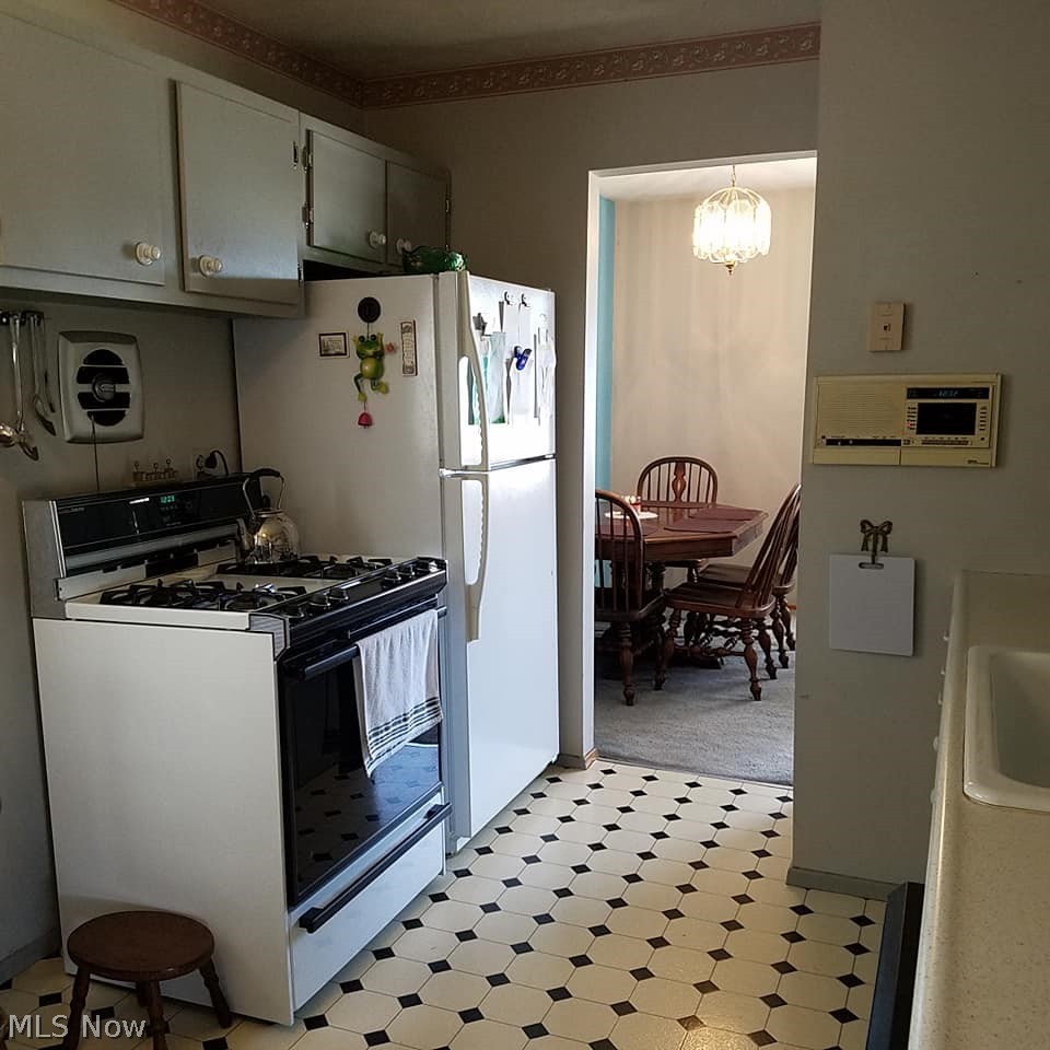 30321 Vineyard Road Willowick, OH 44095 - Photo 14 of 20
