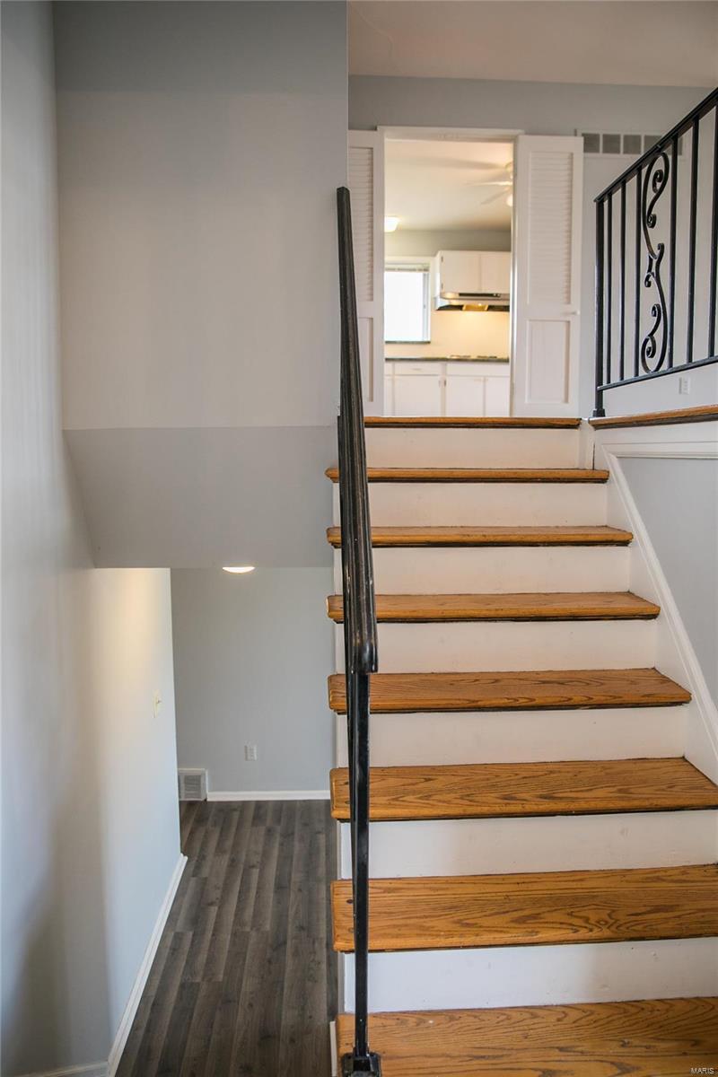 14668 Clayton Road Ballwin, MO 63011 - Photo 18 of 41 Gallery Image 18