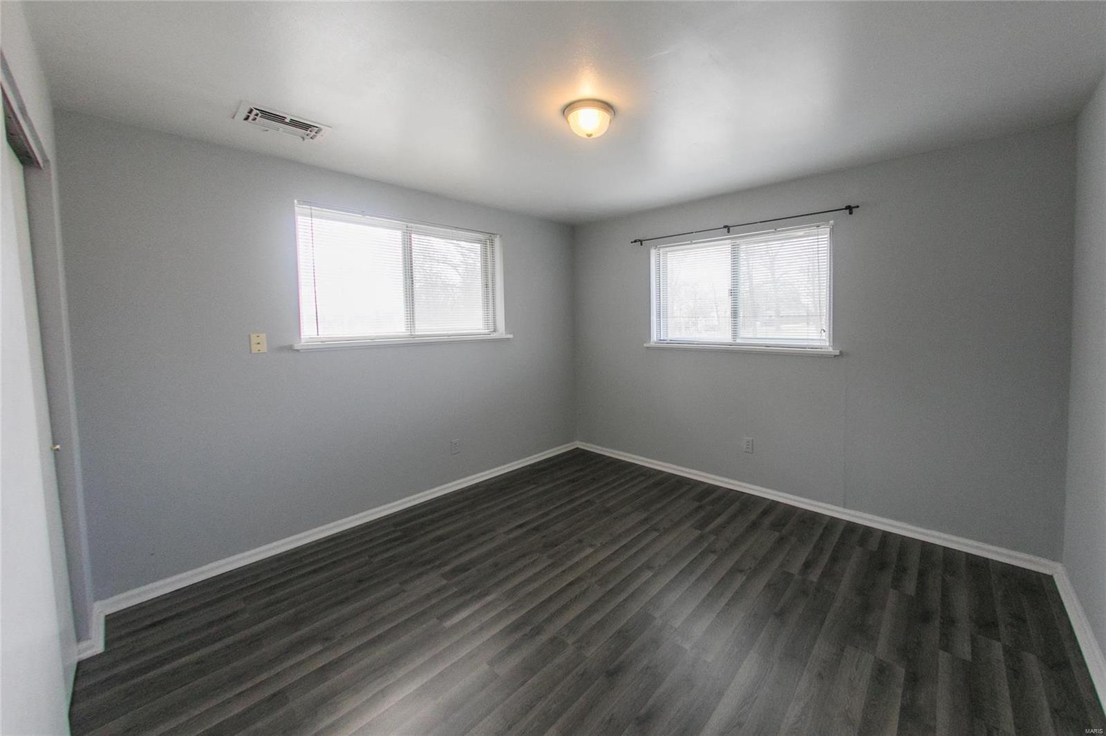 14668 Clayton Road Ballwin, MO 63011 - Photo 25 of 41 Gallery Image 25
