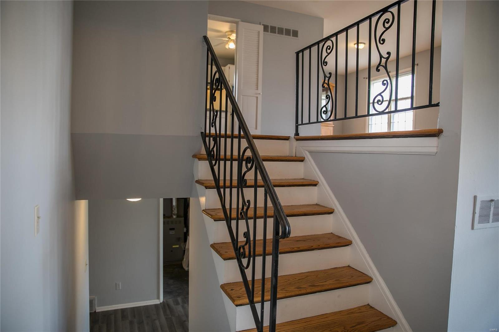 14668 Clayton Road Ballwin, MO 63011 - Photo 4 of 41 Gallery Image 4