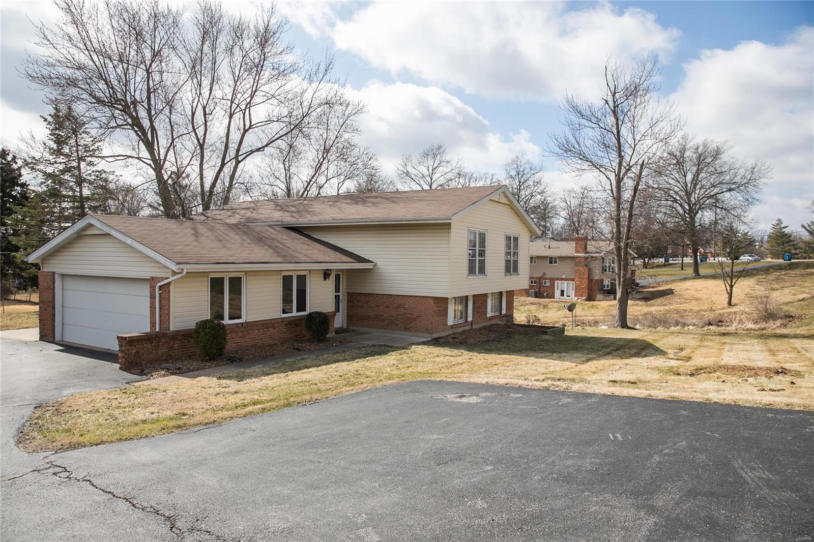 14668 Clayton Road Ballwin, MO 63011 - Photo 34 of 41 Gallery Image 34