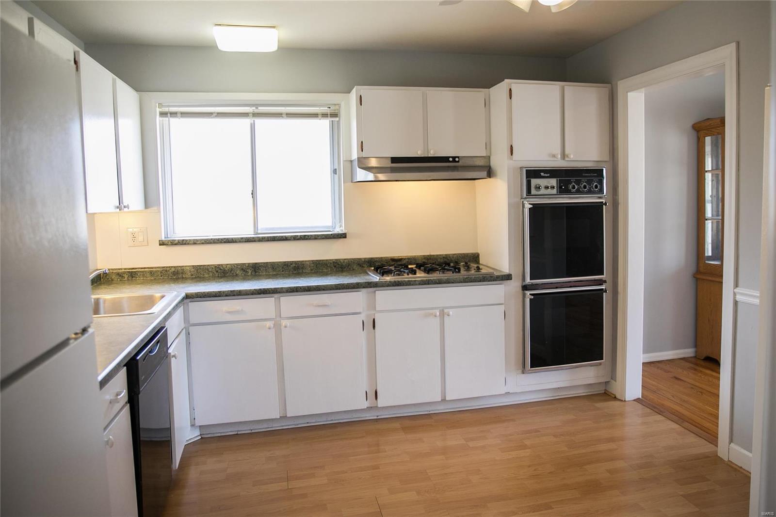 14668 Clayton Road Ballwin, MO 63011 - Photo 9 of 41 Gallery Image 9