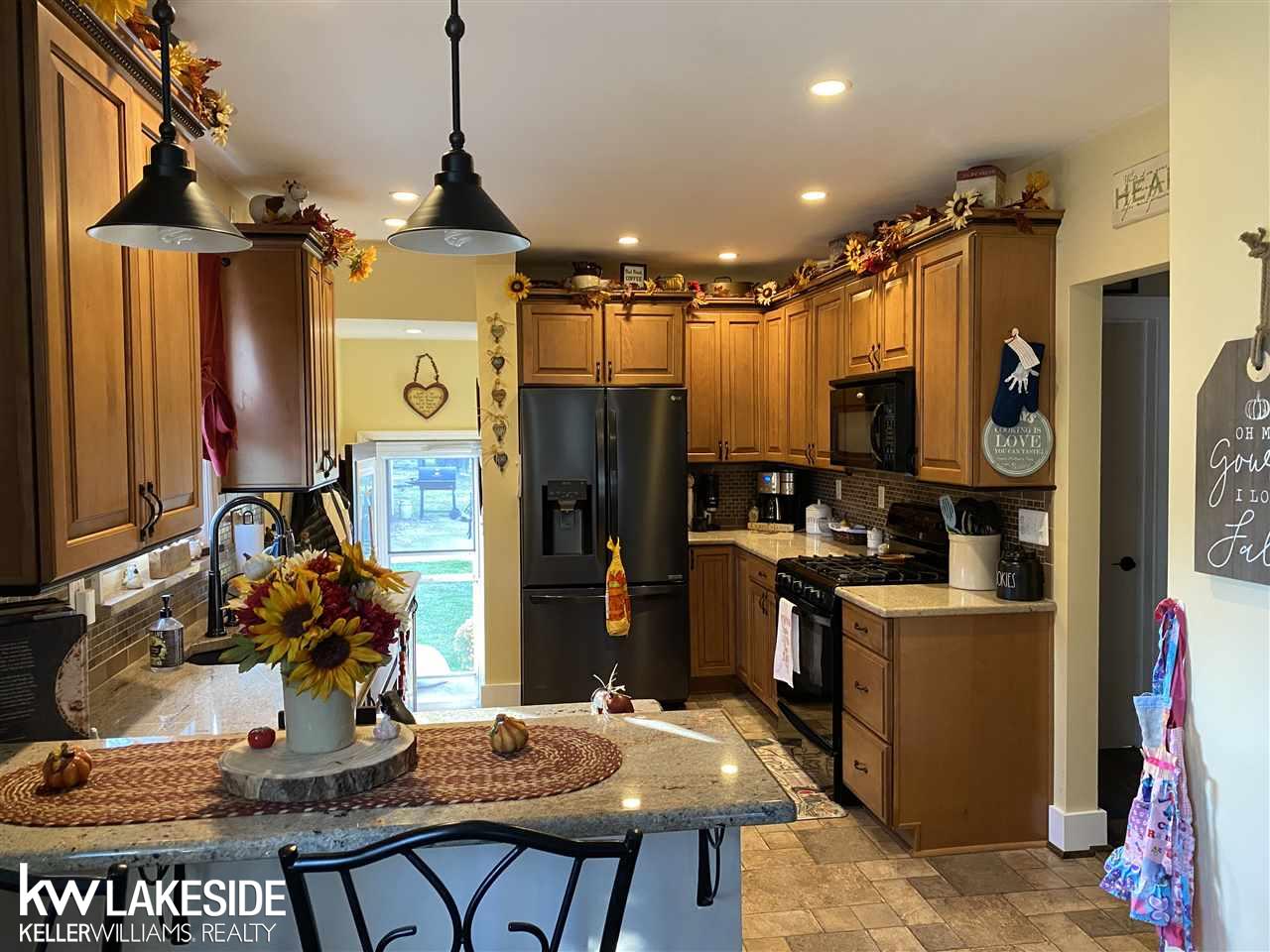 3058 York Road Rochester, MI 48309 - Photo 14 of 20 50028659-13.JPG