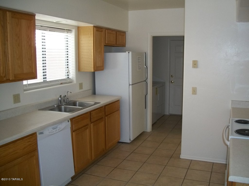 10067 East Escalante Road Tucson, AZ 85730 - Photo 2 of 5
