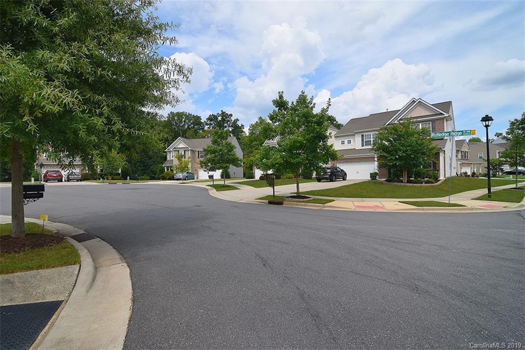 10404 Rutledge Ridge Drive Northwest Huntersville, NC 28078 - Photo 3 of 38 Gallery Image 3