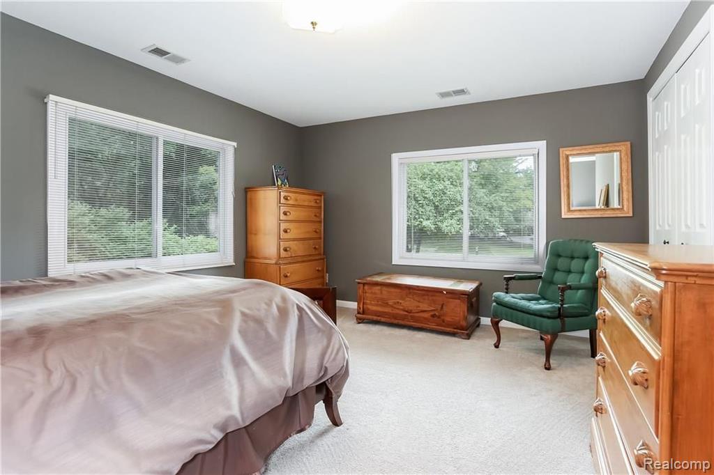 2317 Bunker Hill Road Rochester Hills, MI 48309 - Photo 16 of 25