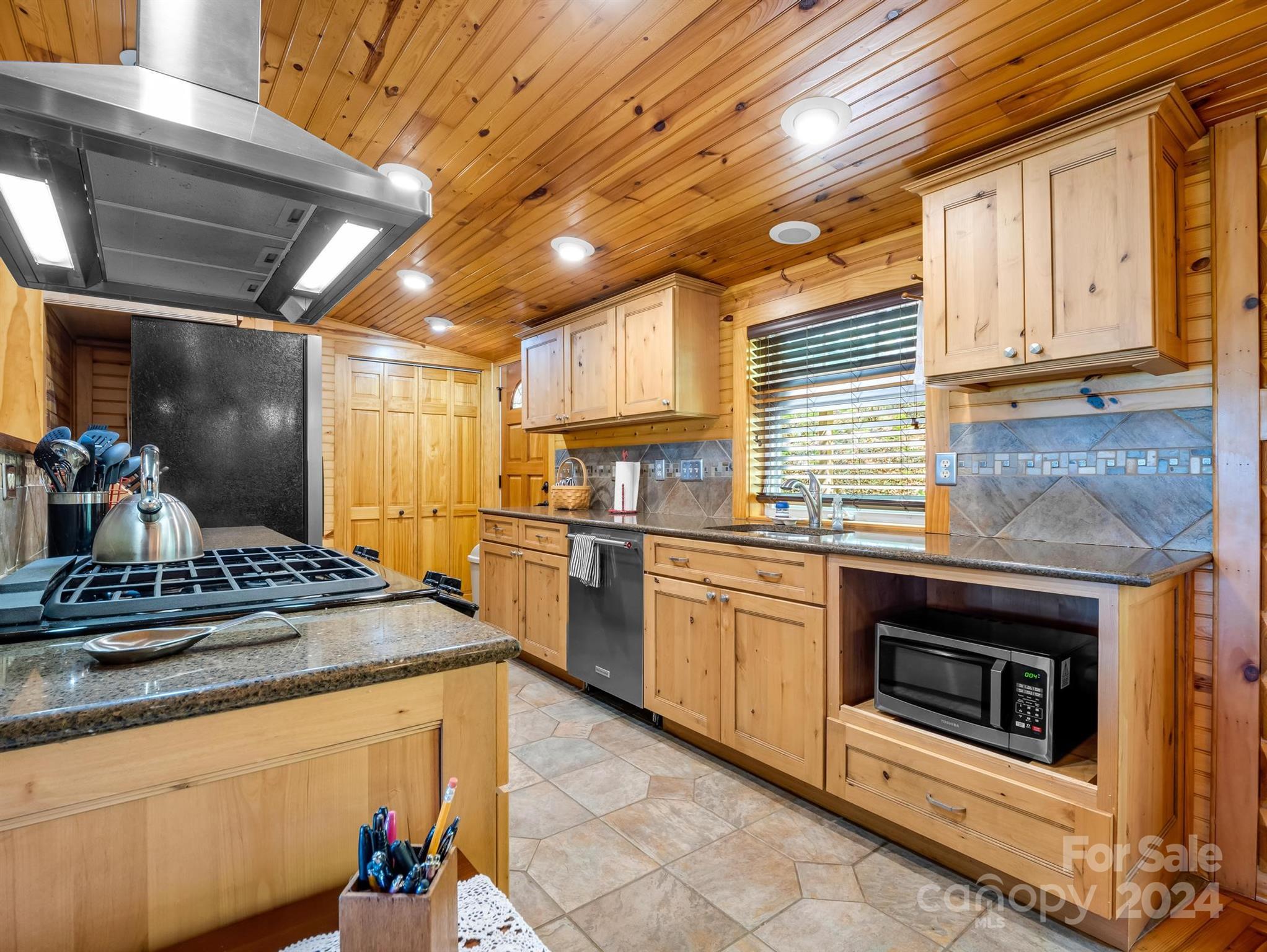 195 Spring Mountain Road Fairview, NC 28730 - Photo 19 of 39 Gallery Image 19