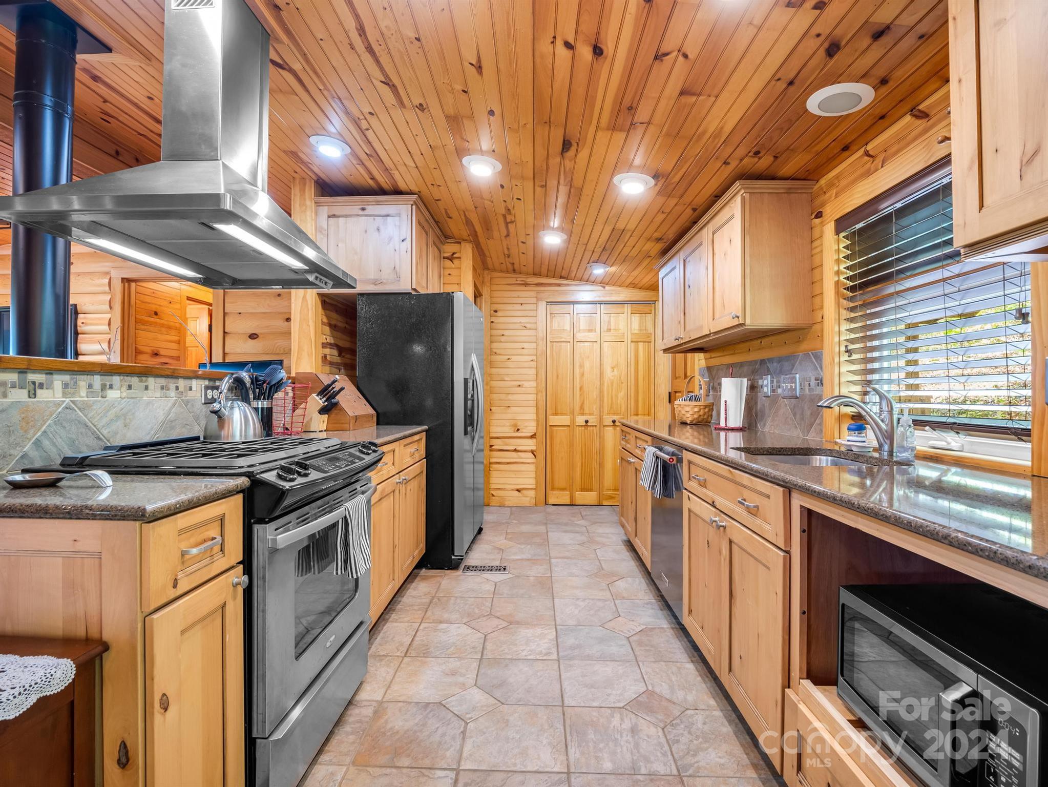 195 Spring Mountain Road Fairview, NC 28730 - Photo 20 of 39 Gallery Image 20