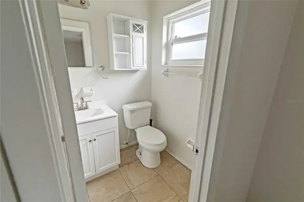 a view of yard with green space