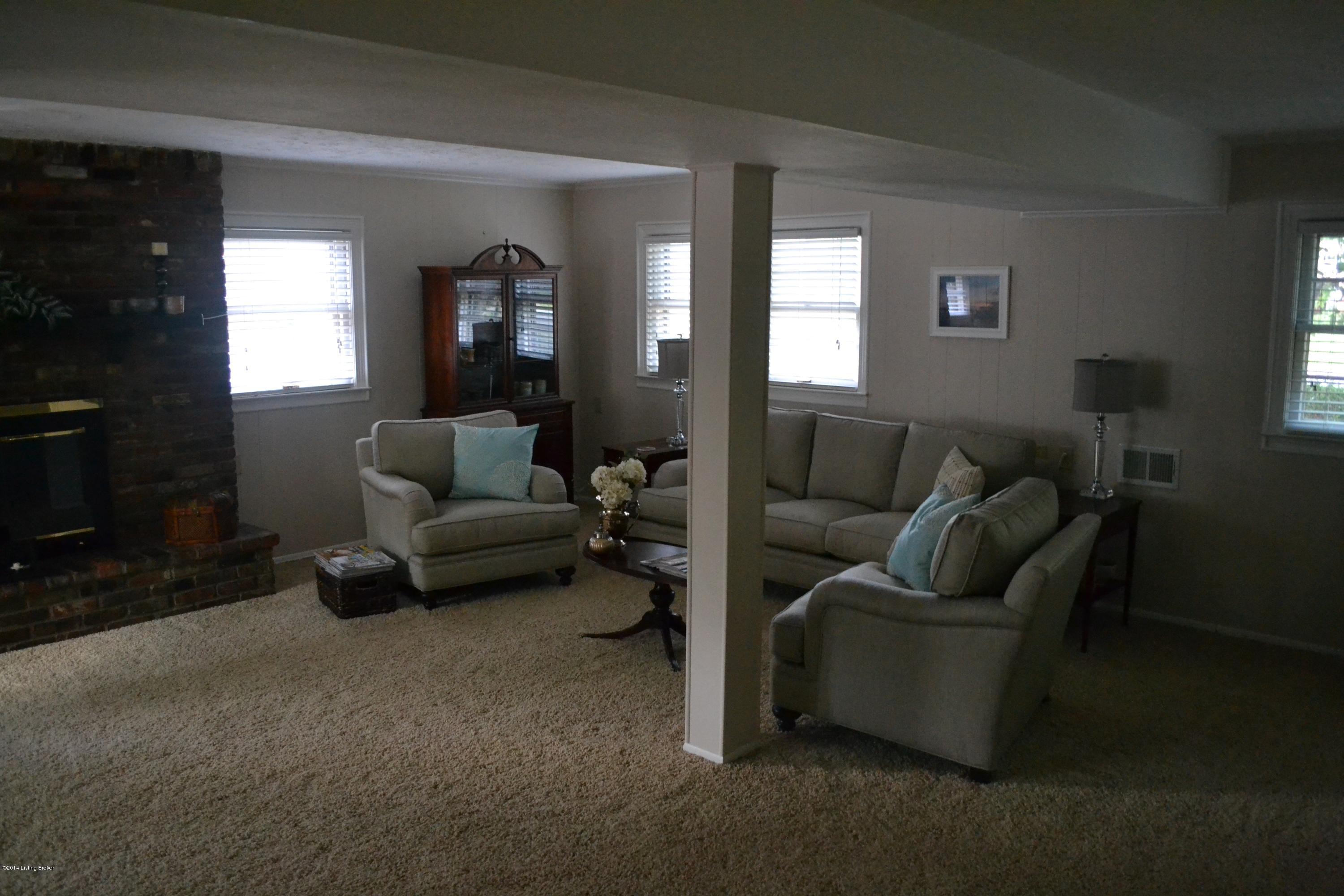 2907 Sheldon Road Louisville, KY 40218 - Photo 12 of 22 DSC_0228