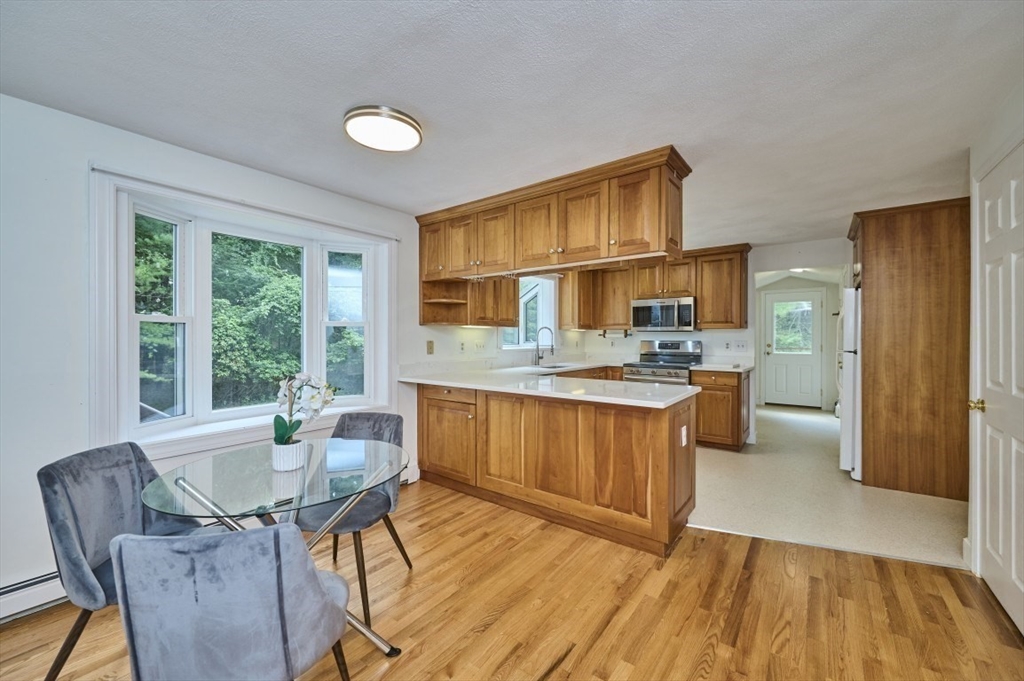 16 Merrills Way Rowley, MA 01969 - Photo 11 of 39 Gallery Image 11