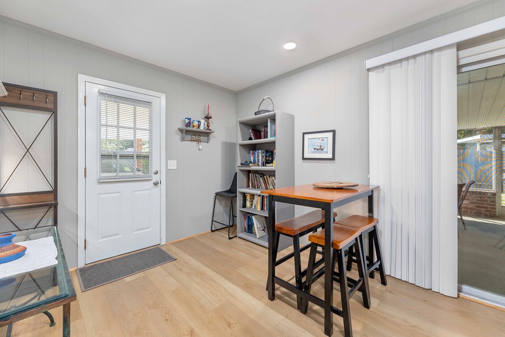 4807 Fairview Drive Columbus, GA 31907 - Photo 11 of 24 a view of a livingroom with furniture and workspace