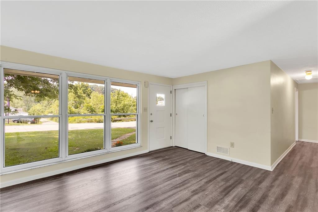 713 Unity Trestle Road Pittsburgh, PA 15239 - Photo 4 of 25