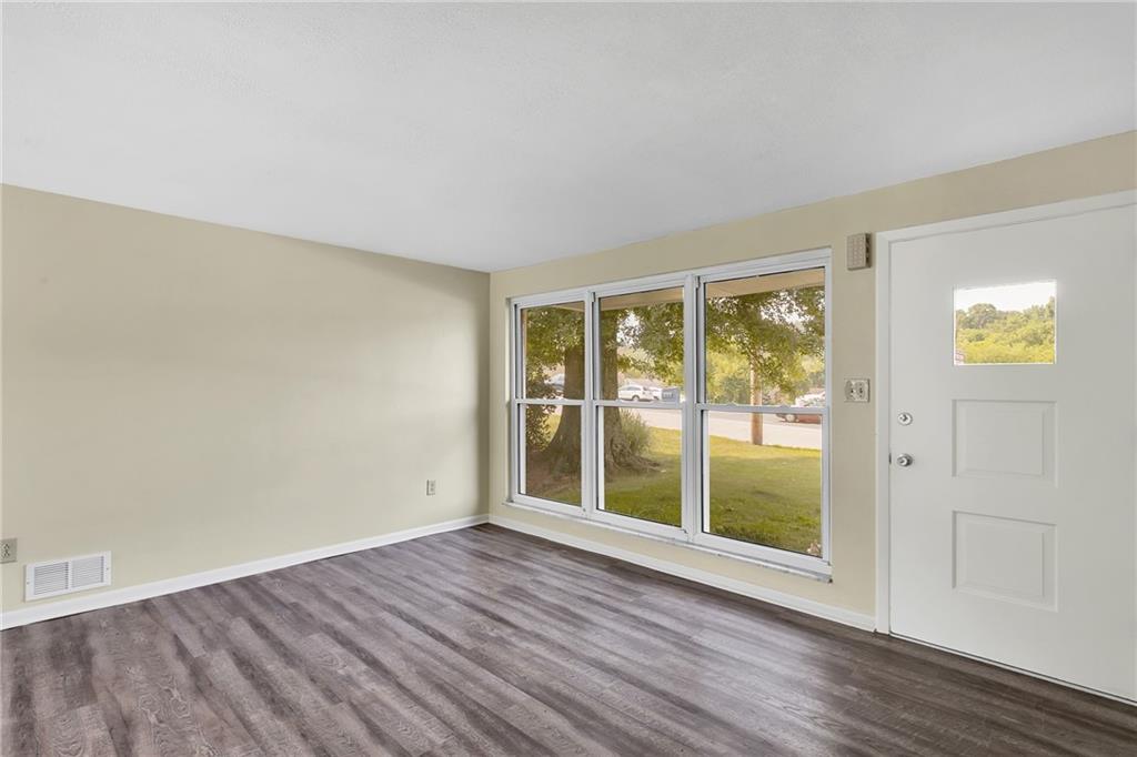 713 Unity Trestle Road Pittsburgh, PA 15239 - Photo 5 of 25