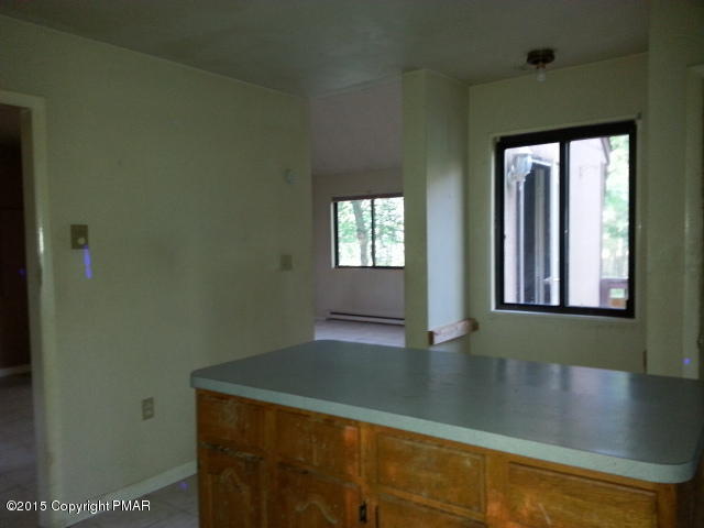 238 West Pine Ridge Drive West Bushkill, PA 18324 - Photo 3 of 12 20150713_183354