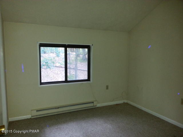 238 West Pine Ridge Drive West Bushkill, PA 18324 - Photo 6 of 12 20150713_183453