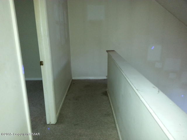 238 West Pine Ridge Drive West Bushkill, PA 18324 - Photo 8 of 12 20150713_183621