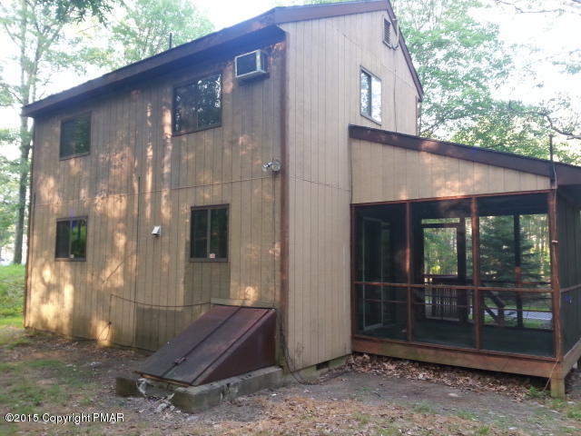 238 West Pine Ridge Drive West Bushkill, PA 18324 - Photo 9 of 12 20150713_184035 (1)
