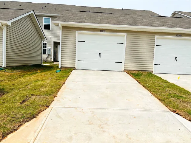 $2,200 | 15753 Country House Street, Charlotte, NC 28273