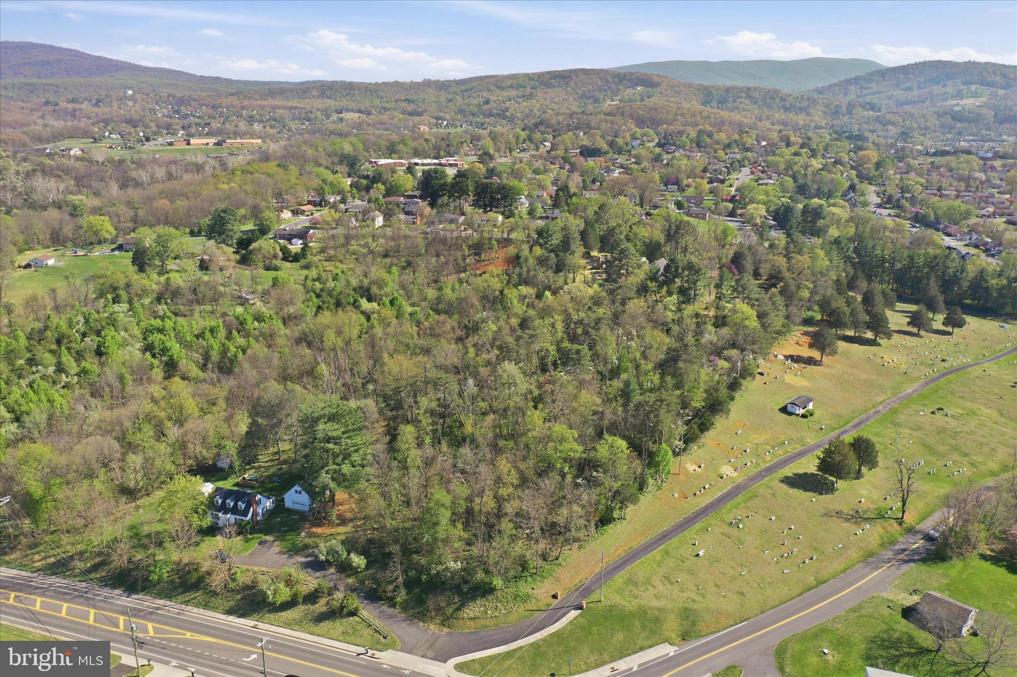 Creek Road Front Royal, VA 22630 - Photo 3 of 23 a view of a city