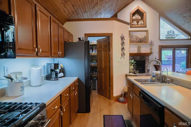 $404,000 | 14 EMS T41 Lane, Leesburg, IN 46538