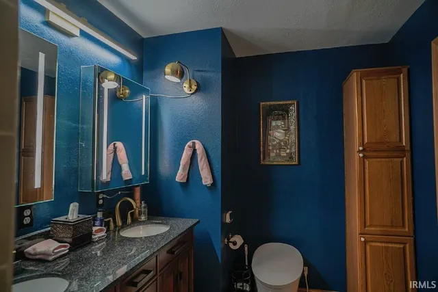 $404,000 | 14 EMS T41 Lane, Leesburg, IN 46538