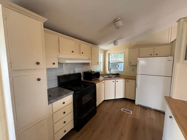 $2,100 | 11887 Anchorage Way, Boca Raton, FL 33428