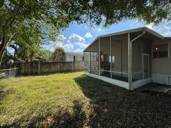 $2,100 | 11887 Anchorage Way, Boca Raton, FL 33428