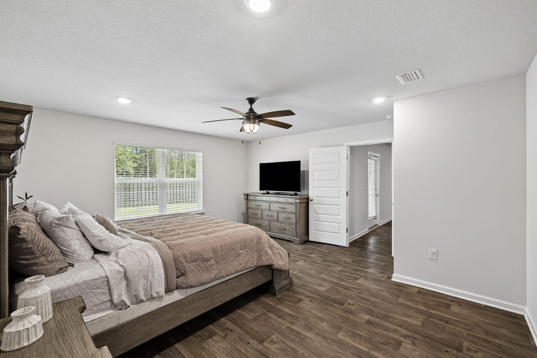 324 This Way Freeport, FL 32439 - Photo 20 of 70 Primary Bedroom