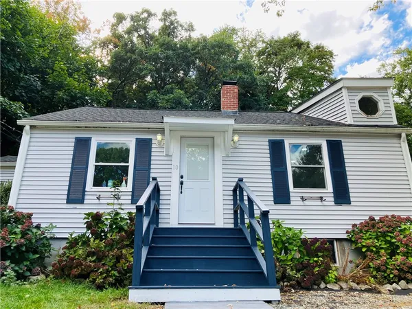 $389,900 | 10 Harris Avenue, Johnston, RI 02919