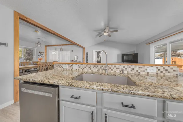 $384,000 | 2480 West 9th Street, Weiser, ID 83672