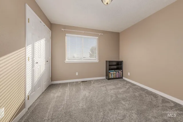 $384,000 | 2480 West 9th Street, Weiser, ID 83672