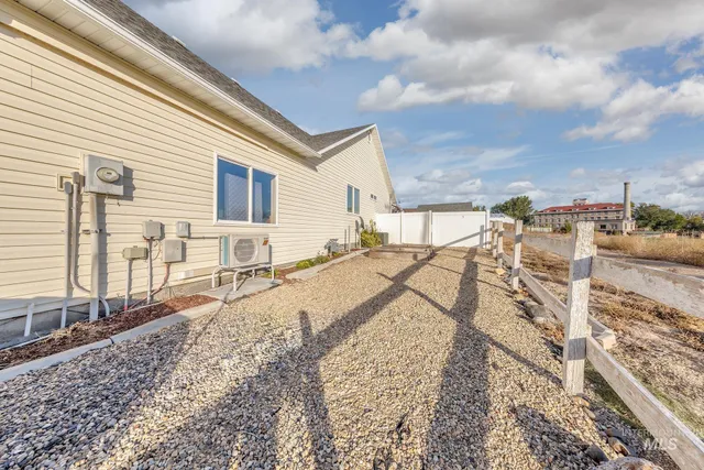 $384,000 | 2480 West 9th Street, Weiser, ID 83672