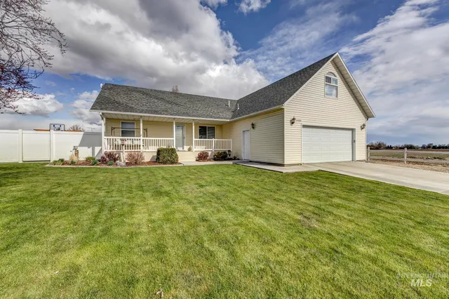$384,000 | 2480 West 9th Street, Weiser, ID 83672