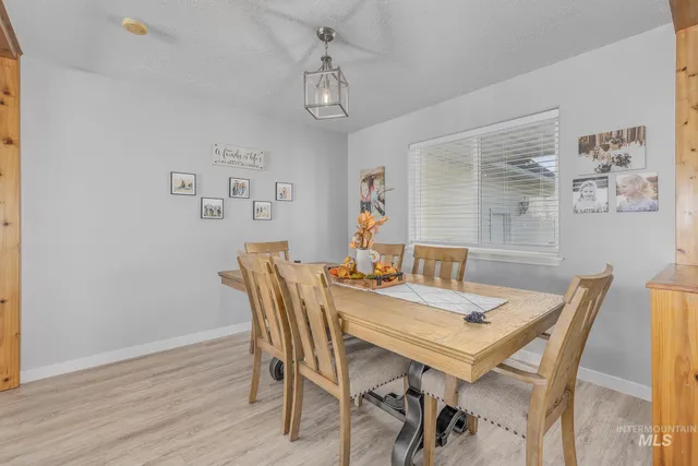 $384,000 | 2480 West 9th Street, Weiser, ID 83672