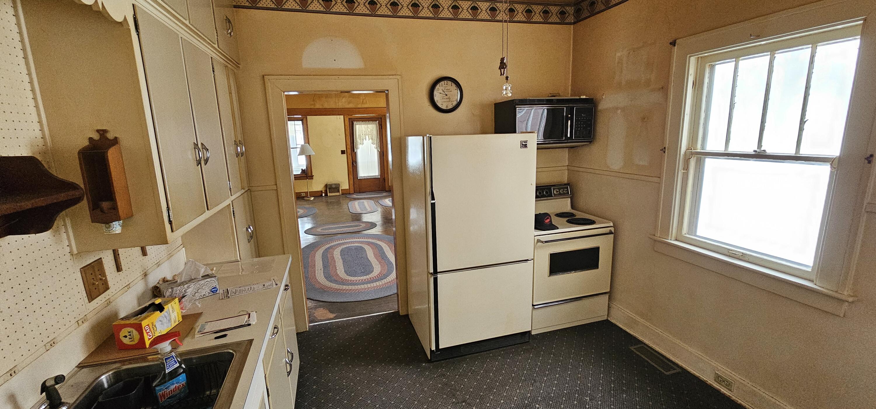 208 West Main Street Gobles, MI 49055 - Photo 7 of 23 20260116_112421