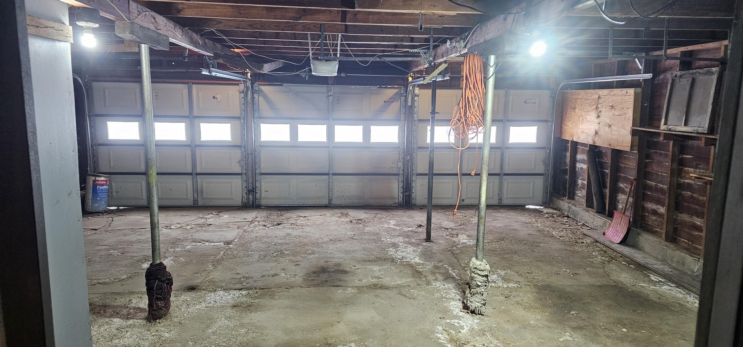 208 West Main Street Gobles, MI 49055 - Photo 10 of 23 20260116_112128