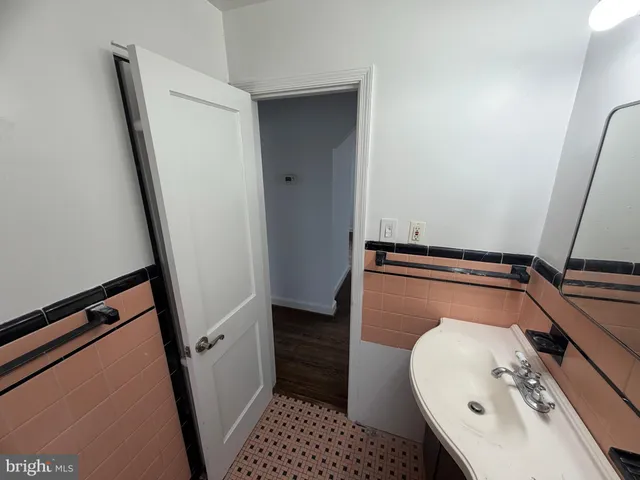 $775,000 | 9704 Blake Lane, Fairfax, VA 22031