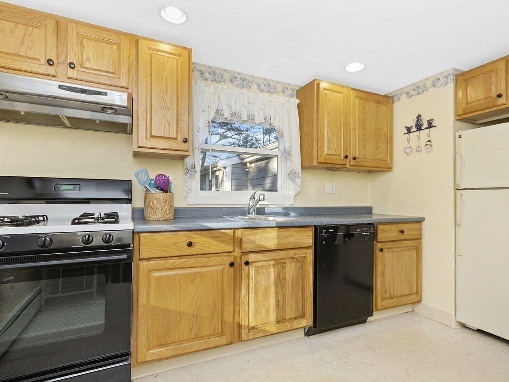 5 Whitewood Road Westwood, MA 02090 - Photo 17 of 24 Gallery Image 17