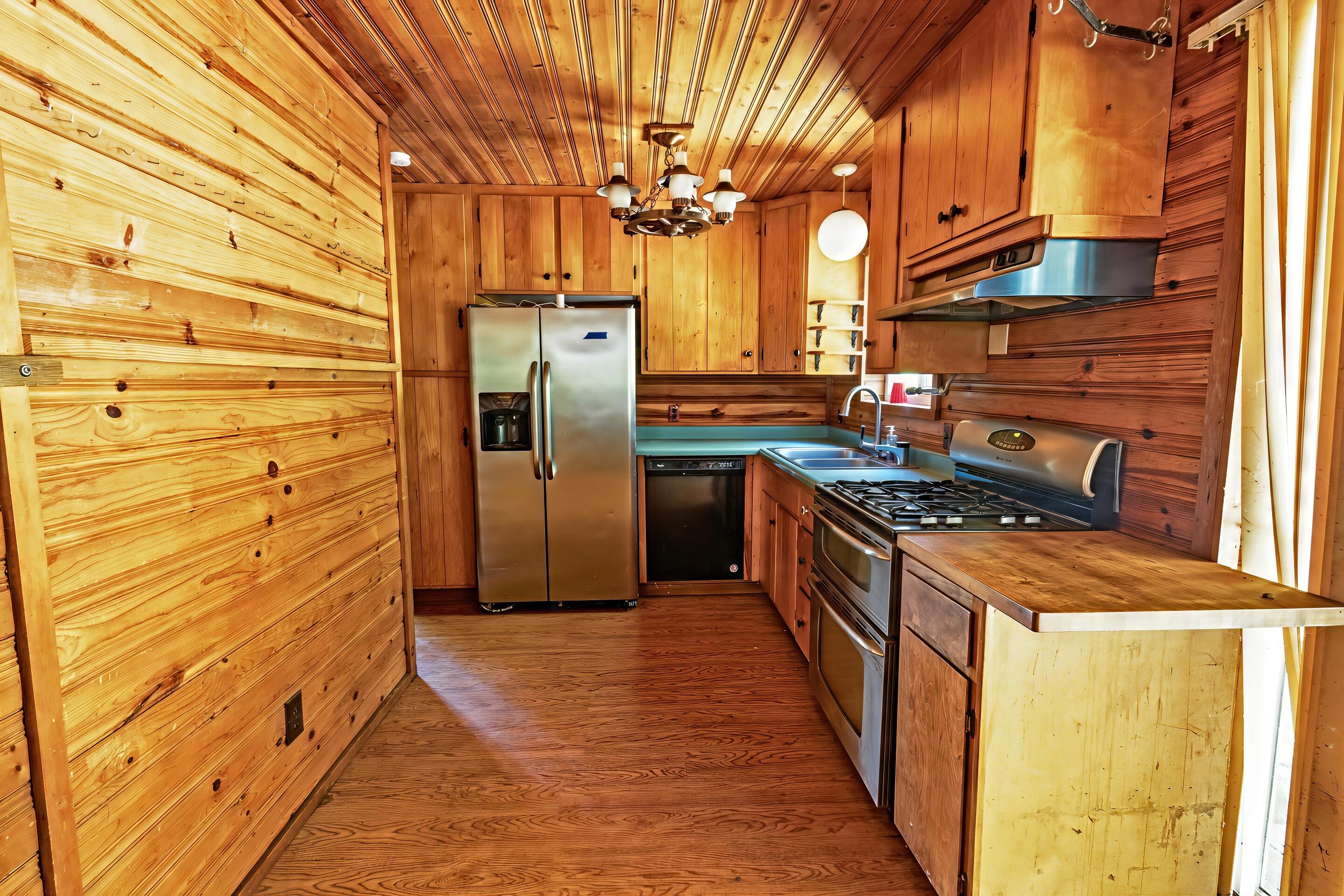 7354 Takilma Road Cave Junction, OR 97523 - Photo 4 of 30 kitchen