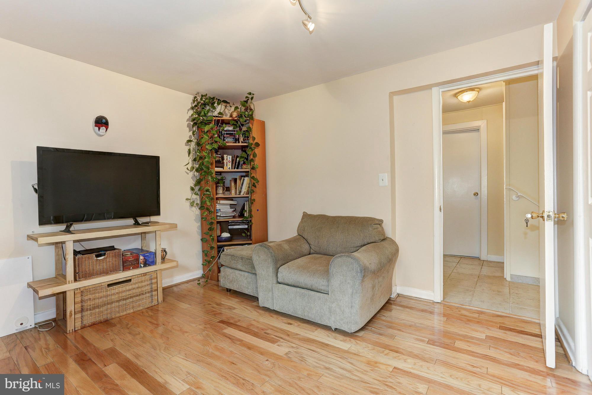 7712 Beech Tree Road Bethesda, MD 20817 - Photo 22 of 30 Bedroom