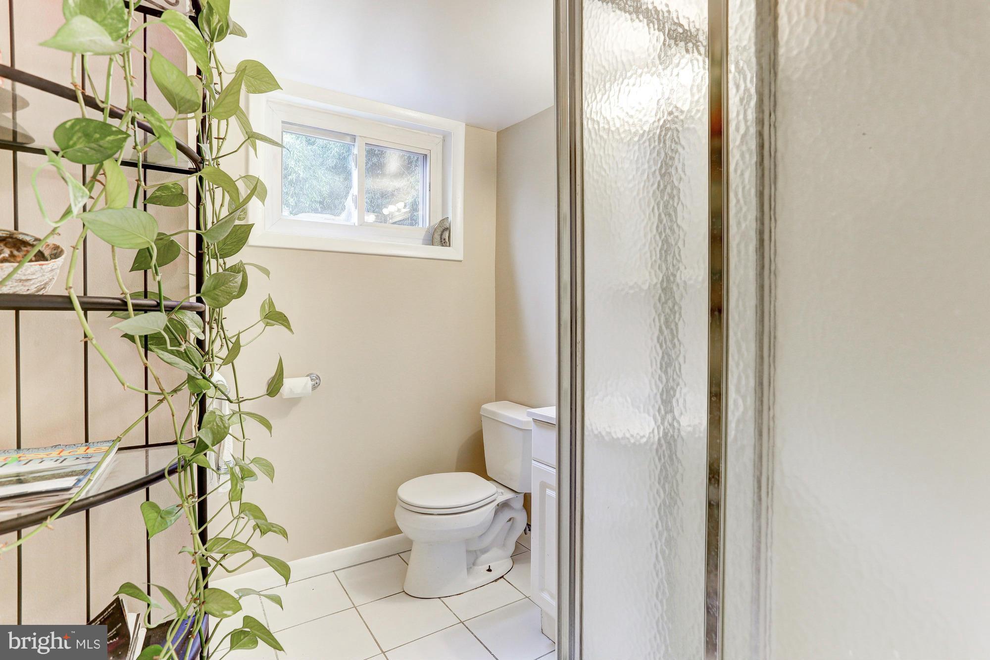 7712 Beech Tree Road Bethesda, MD 20817 - Photo 24 of 30 Bath