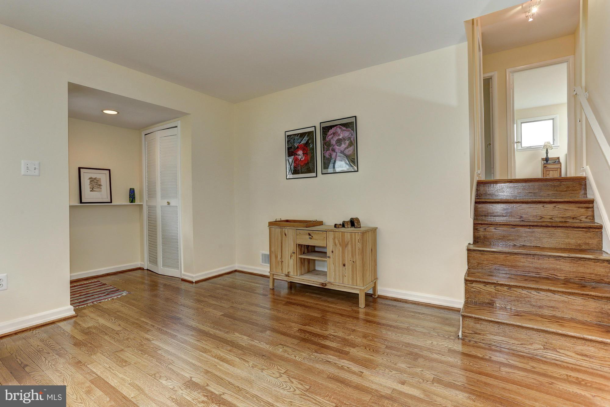 7712 Beech Tree Road Bethesda, MD 20817 - Photo 4 of 30 Living Room