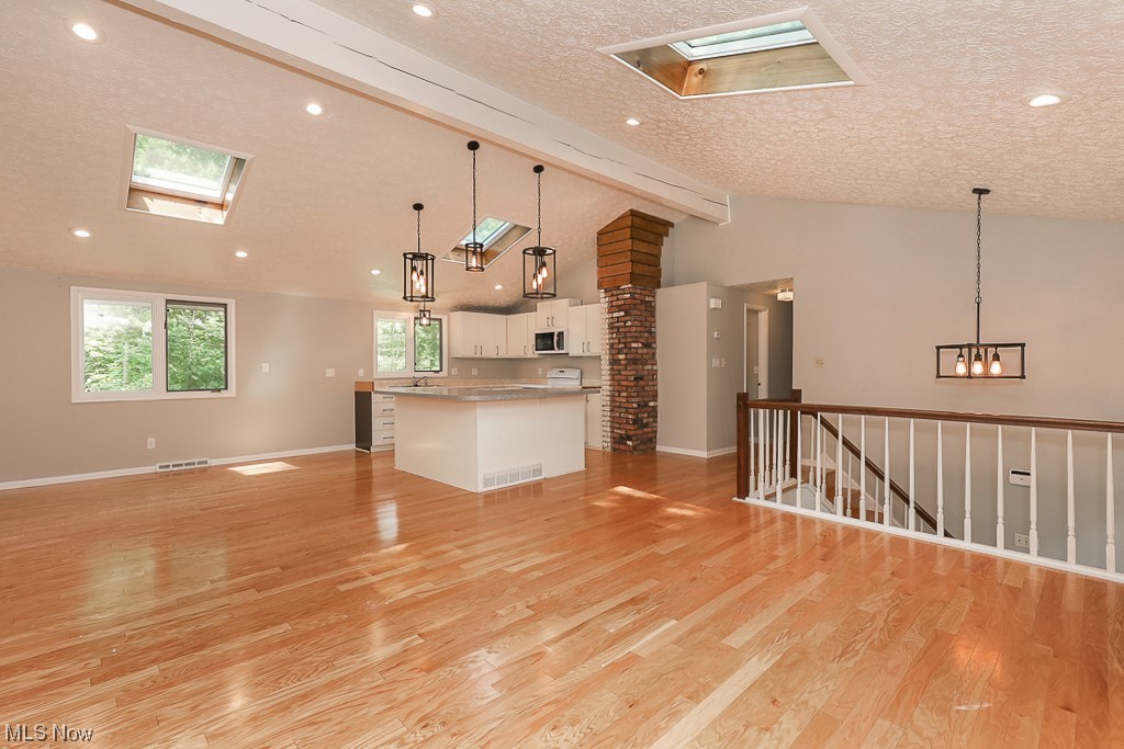 2268 Stillman Road Cleveland, OH 44118 - Photo 6 of 35
