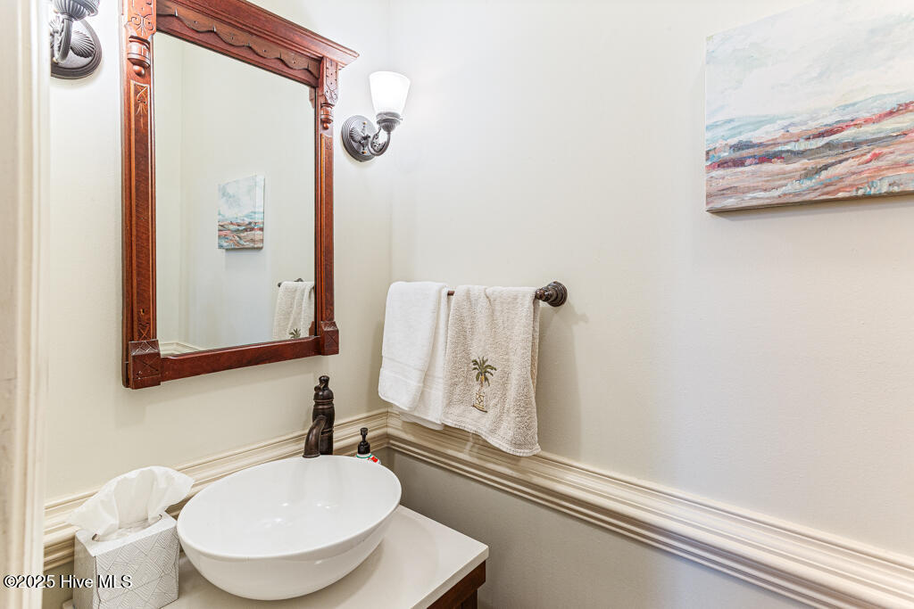 75 Harlow Road Pinehurst, NC 28374 - Photo 18 of 41 Powder Room