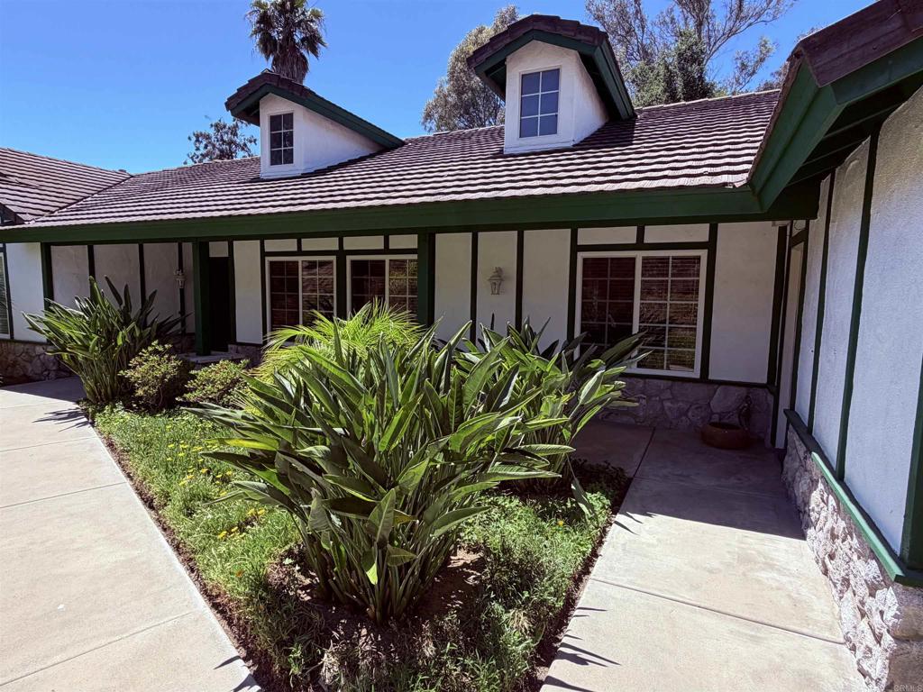 524 Rosvall Drive Fallbrook, CA 92028 - Photo 10 of 77