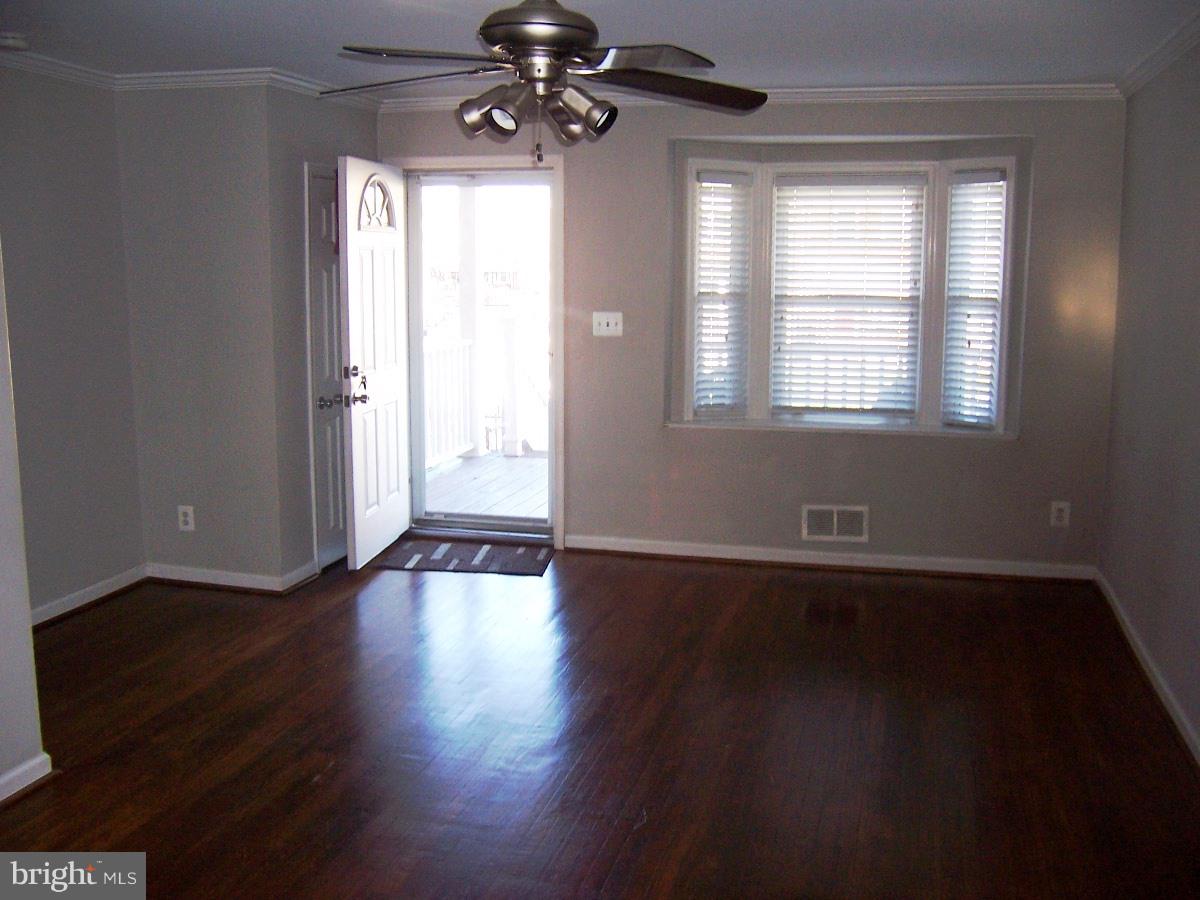 437 Torner Road Baltimore, MD 21221 - Photo 8 of 15