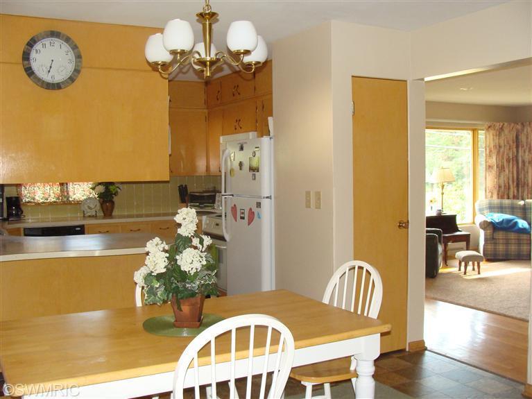 945 Vineland Road St. Joseph, MI 49085 - Photo 9 of 22 Additional Photo