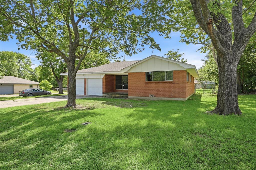 901 Maple Street Howe, TX 75459 - Photo 3 of 29