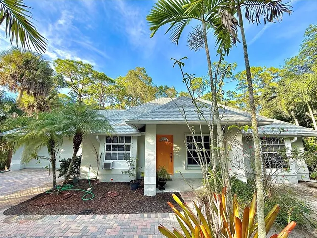 $510,000 | 28062 Oak Lane, Bonita Springs, FL 34135